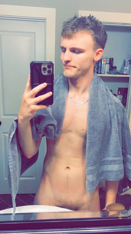 Naken läckt OnlyFans-bild av Dylan