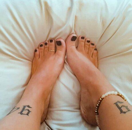 Naken läckt OnlyFans-bild av Toesampampsoles
