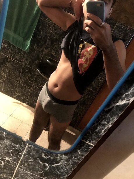 Nahá fotka uniklých OnlyFans od Josh Snake