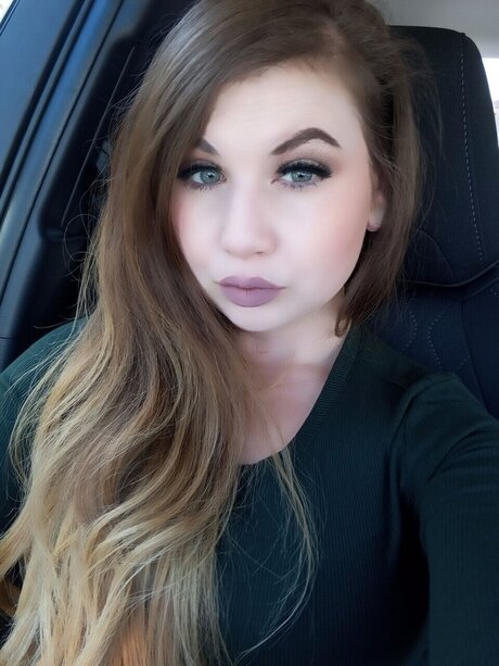 Alaston vuotanut OnlyFans-kuva U11159119