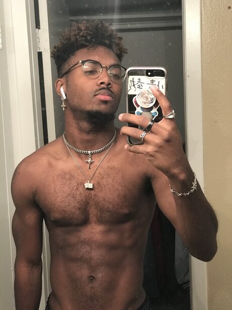 Foto nua vazada do OnlyFans de Basedgodsavi