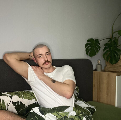Alaston vuotanut OnlyFans-kuva Lukas