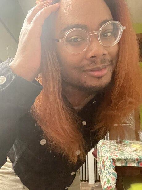 Alaston vuotanut OnlyFans-kuva My Tongue Speaks Storms