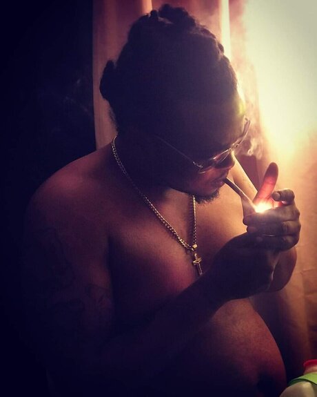 Naakte gelekte OnlyFans-foto van Teddyb