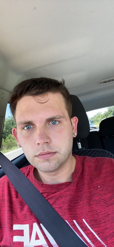Alaston vuotanut OnlyFans-kuva Tyler