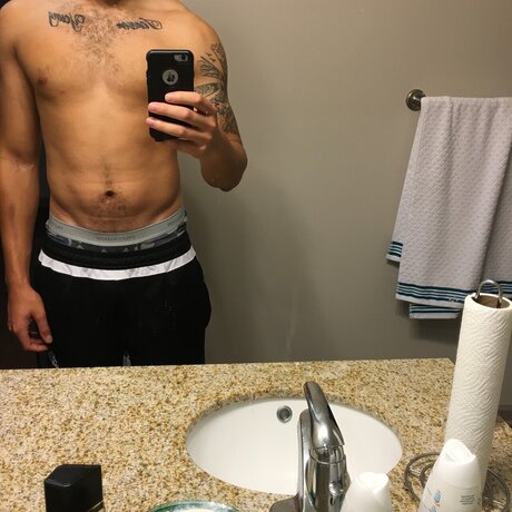 Nacktes geleaktes OnlyFans-Foto von Redboi