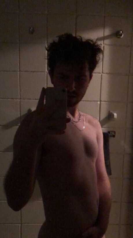 Nøgent lækket OnlyFans-billede af Nick