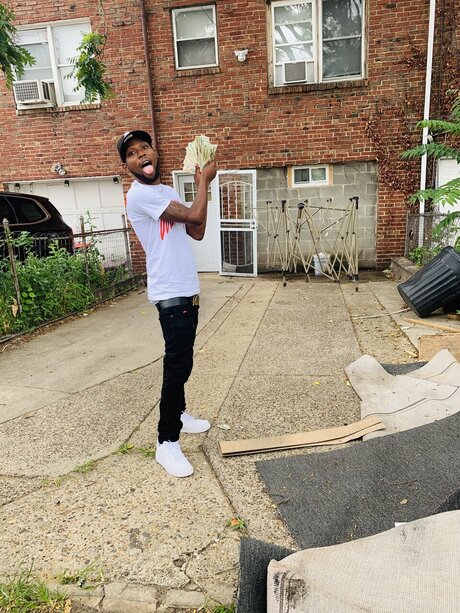 Alaston vuotanut OnlyFans-kuva Backwood Bandit