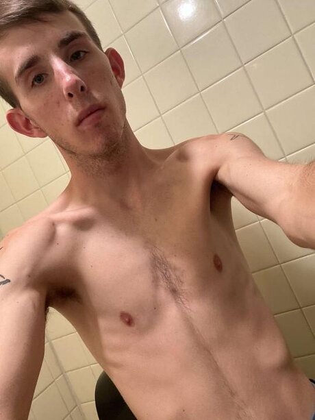 Nagie wyciekłe zdjęcie OnlyFans od Dustin Tuckness