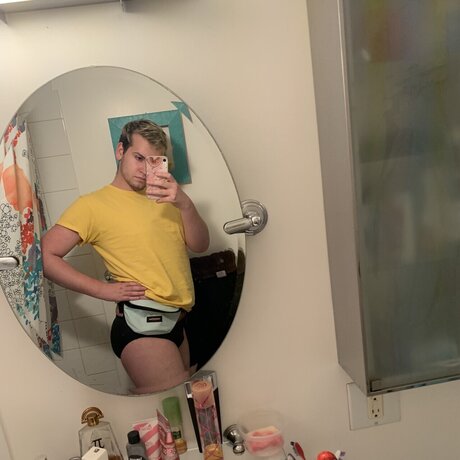 Nacktes geleaktes OnlyFans-Foto von Camron