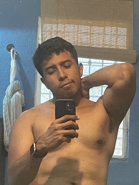 Naken lekkede OnlyFans-bilde av Manuel Valadez