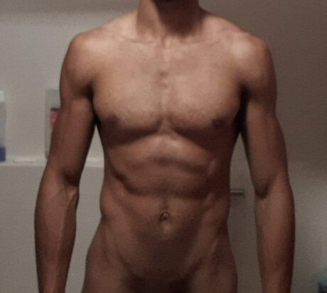 Naken lekkede OnlyFans-bilde av Daddydarronbbc
