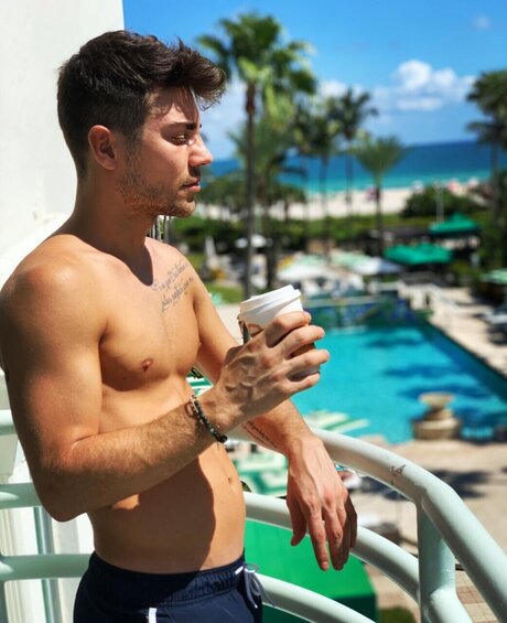 Naken läckt OnlyFans-bild av Pierd