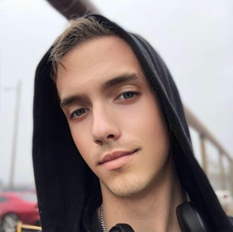Naakte gelekte OnlyFans-foto van Hav3n