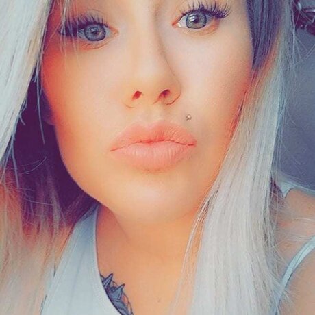 Naken läckt OnlyFans-bild av Cassie Mckinney