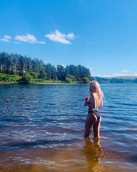 Foto di nudo di fuga di OnlyFans di Lorni