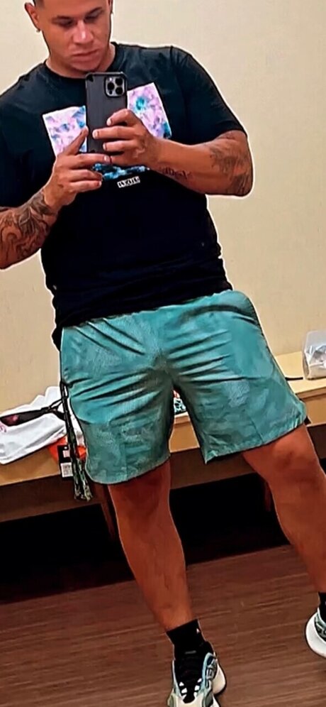 Naken läckt OnlyFans-bild av Greeneyedgirth
