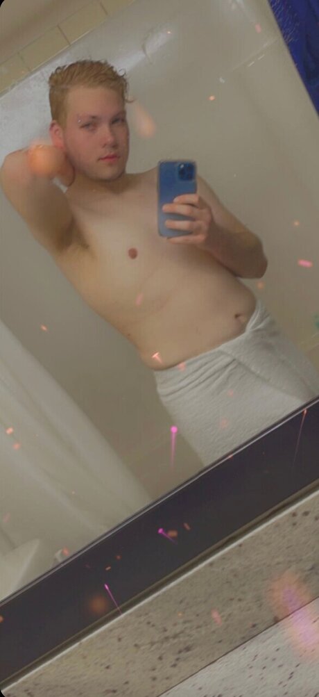 Обнаженная фотография утечки OnlyFans от Maxime Cormier