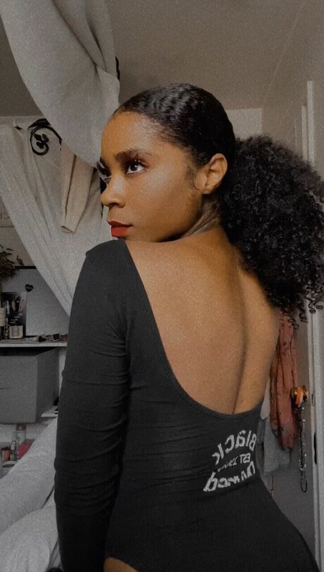 Naken läckt OnlyFans-bild av Angel