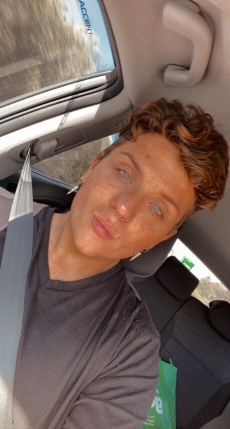 Nacktes geleaktes OnlyFans-Foto von Kaine