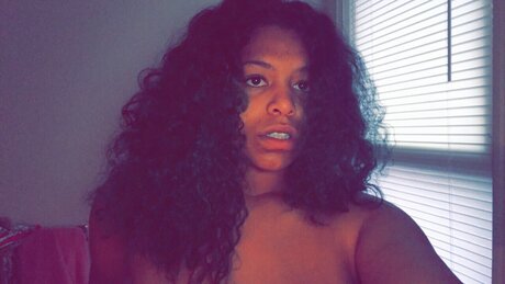 Nacktes geleaktes OnlyFans-Foto von Miixedberry