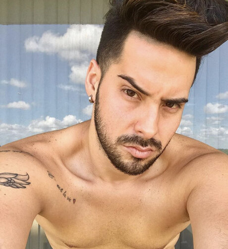 Обнаженная фотография утечки OnlyFans от Victor