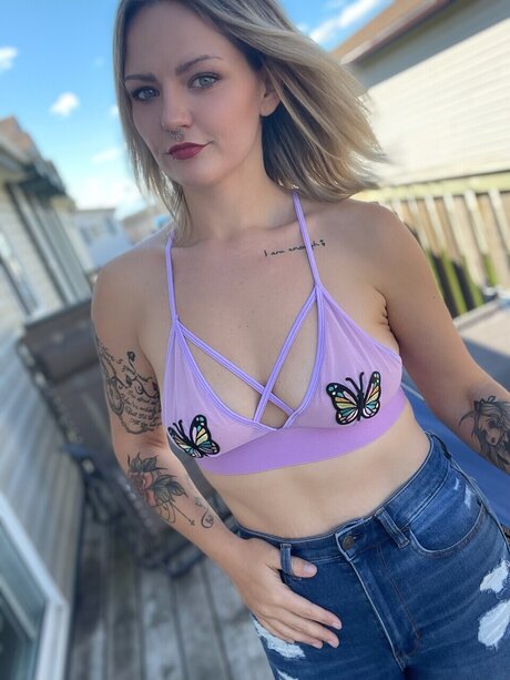 Naken läckt OnlyFans-bild av Tattedbombshell550
