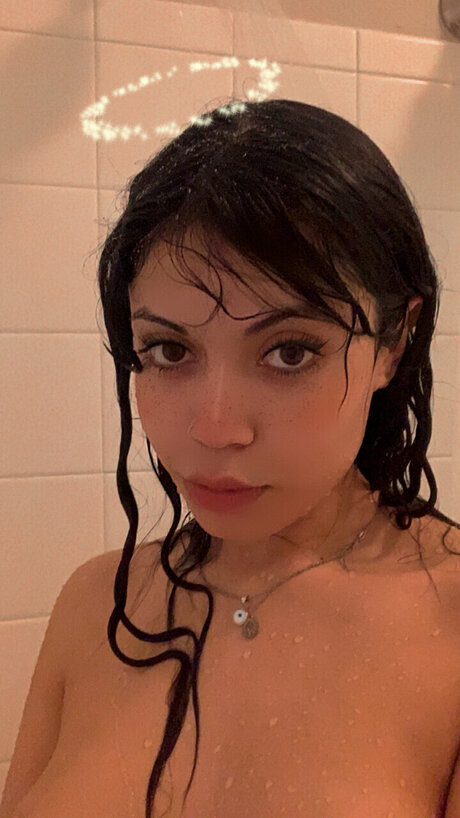 Nacktes geleaktes OnlyFans-Foto von Angel Baby 