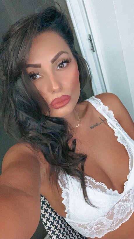 Naken läckt OnlyFans-bild av Evelyne