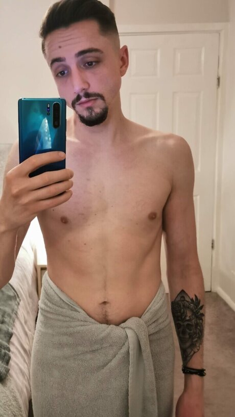 Alaston vuotanut OnlyFans-kuva George Gurney