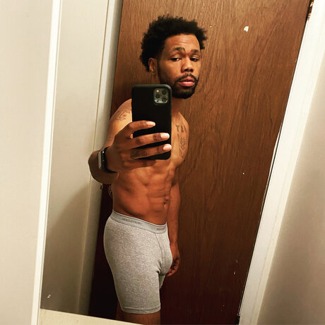 Alasti lekkinud OnlyFans-i pilt Chase Banxz