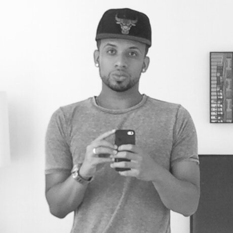 Naakte gelekte OnlyFans-foto van Htown Henny