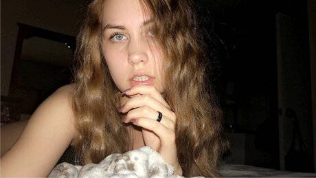 Naken läckt OnlyFans-bild av Emily