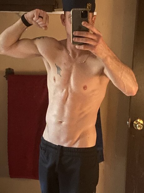 Naakte gelekte OnlyFans-foto van Cumnonya