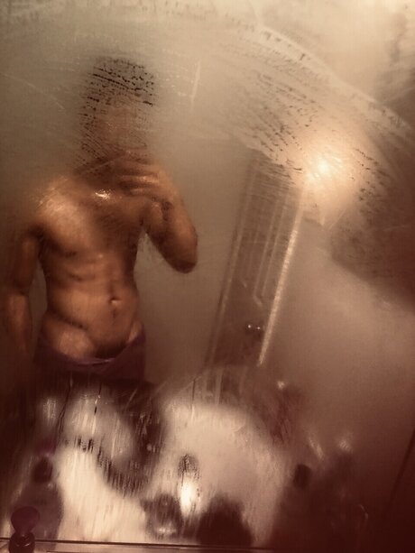 Naken läckt OnlyFans-bild av Ennad003