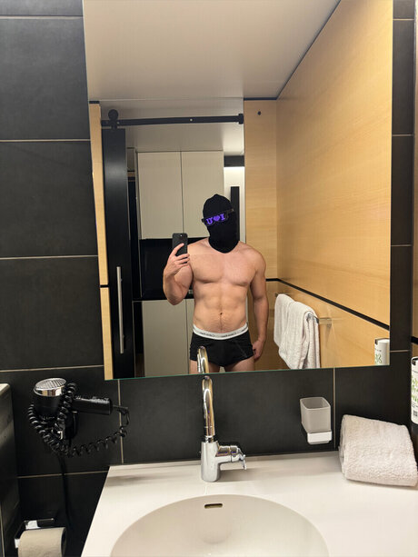 Foto di nudo di fuga di OnlyFans di Josh