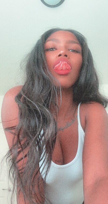 Nacktes geleaktes OnlyFans-Foto von Jewlylove