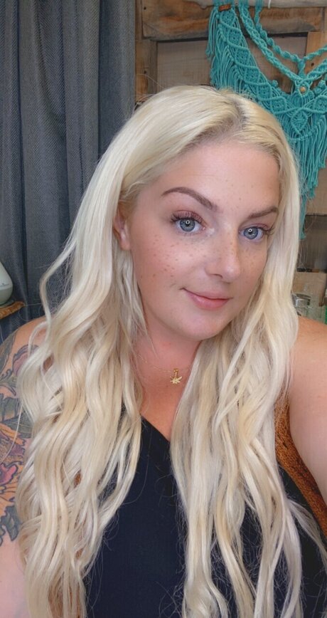 Nøgent lækket OnlyFans-billede af Jade Menczel
