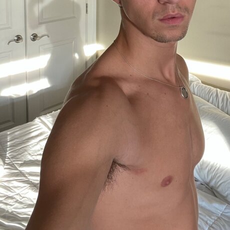 Alaston vuotanut OnlyFans-kuva B