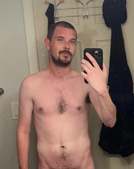 Alaston vuotanut OnlyFans-kuva Chriswitdafur