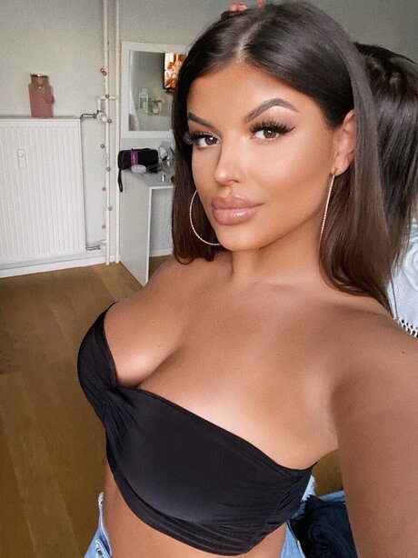 Naken läckt OnlyFans-bild av Bebesita