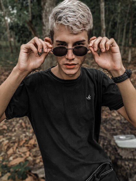 Naakte gelekte OnlyFans-foto van Roney Santos