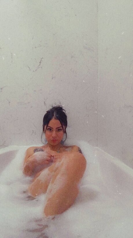Foto nua vazada do OnlyFans de Mona Lisa
