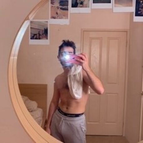 Alasti lekkinud OnlyFans-i pilt Jacob Tarello