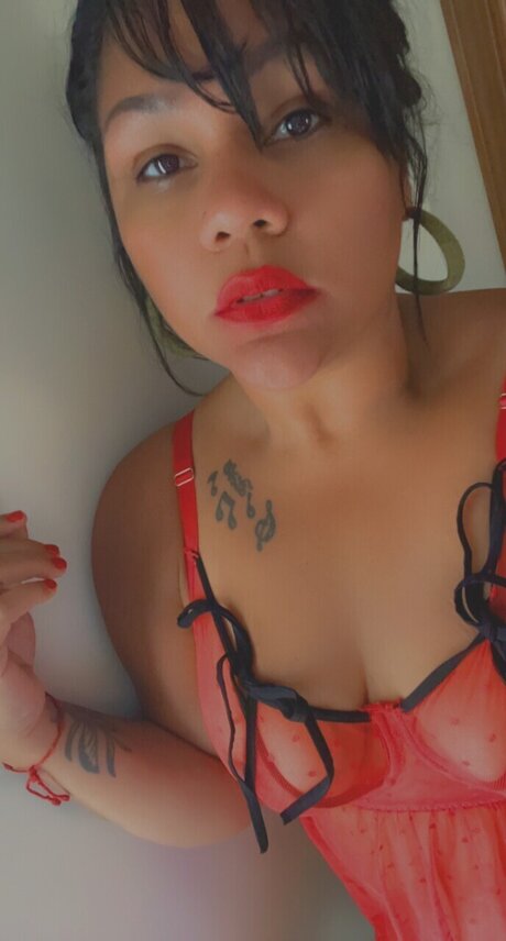 Naken läckt OnlyFans-bild av Mariemasseur
