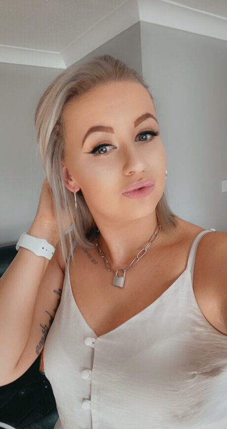 Foto nua vazada do OnlyFans de Linzi