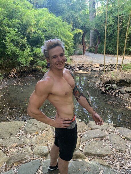 Nahá fotka uniklých OnlyFans od Drewcifer