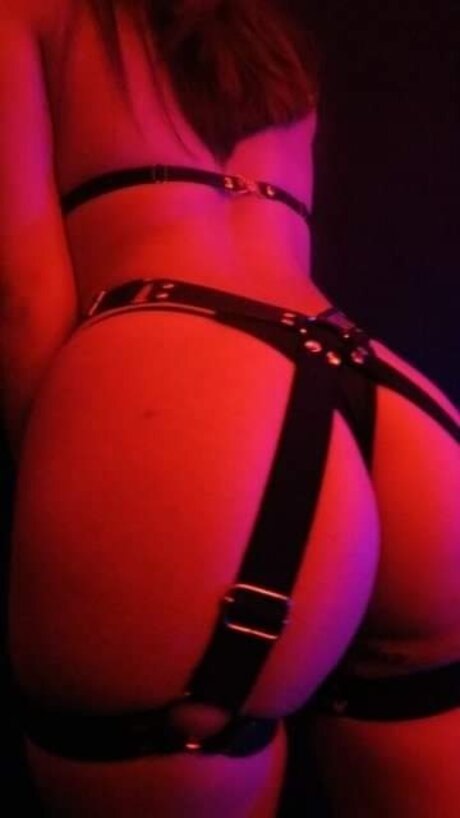 Alasti lekkinud OnlyFans-i pilt Sexybitch