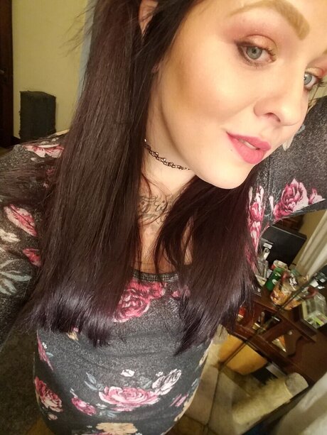 Nahá fotka uniklých OnlyFans od Dolly Lynne