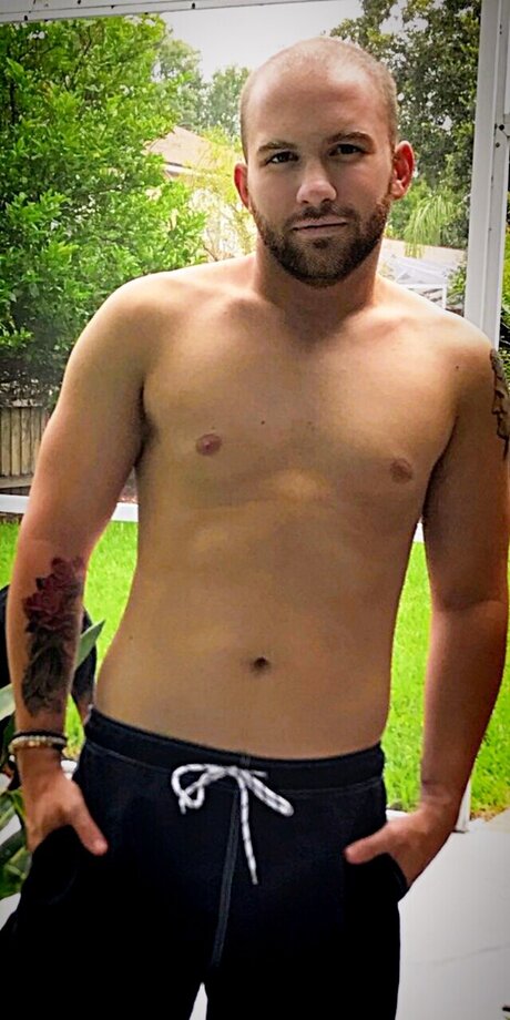 Naken lekkede OnlyFans-bilde av Connor Thompson